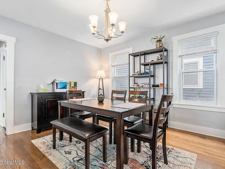 115 Woodlawn Ave #1 — Photo 6
