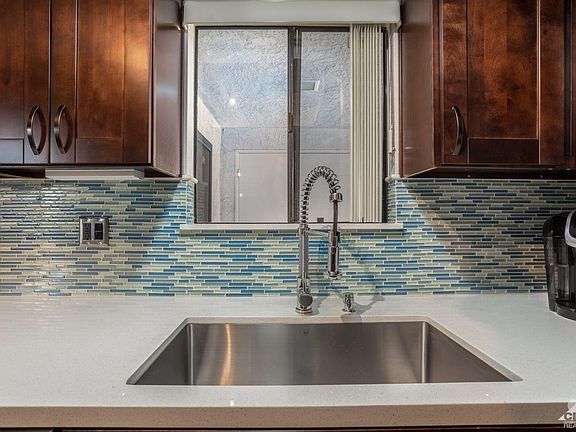 4th image of 5301 E Waverly Dr Unit 211