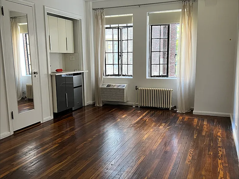 45 Tudor City Pl #509 — Photo 2