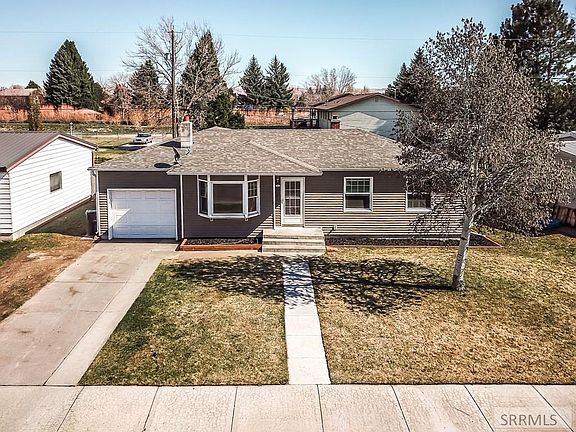 3rd image of 485 Lincoln Dr