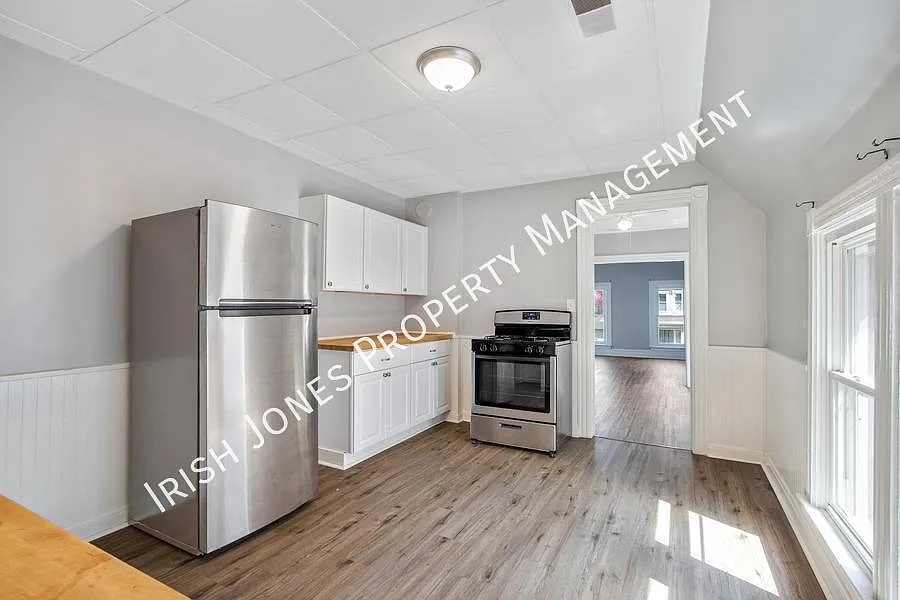 3 bed, 1170 sqft, $1,200 — Photo 3