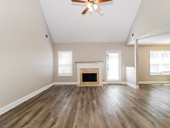 3rd image of 2950 Northcliff Dr