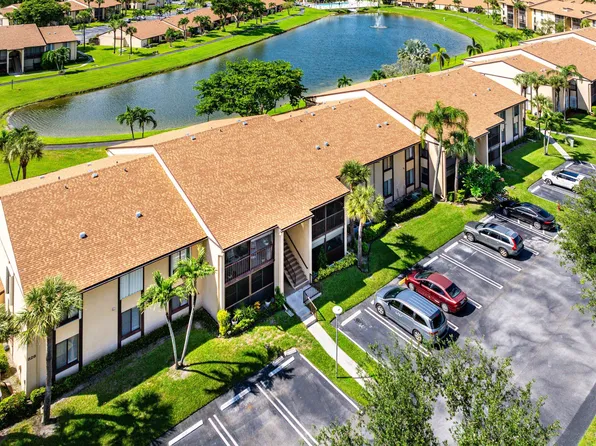 826 Sky Pine Way #D1, Greenacres, FL 33415