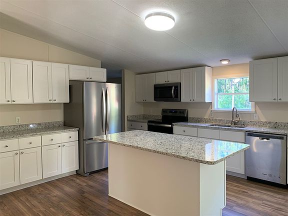 2nd image of 1536 Edgewood Pl