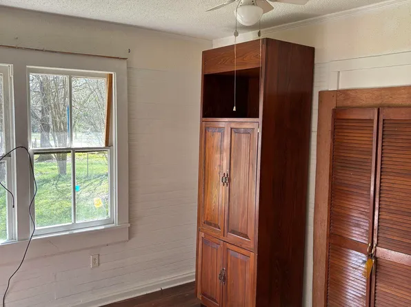 14212 Pine Ln, Walker, LA 70785