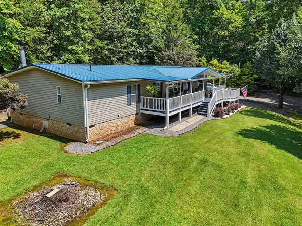 636 Blue Ridge Park Dr, Hayesville, NC 28904