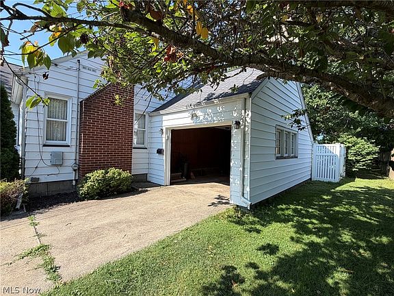 3rd image of 605 Allen Ave