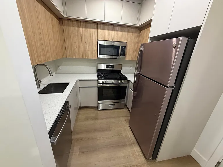 1619 Jefferson Ave #106 — Photo 4