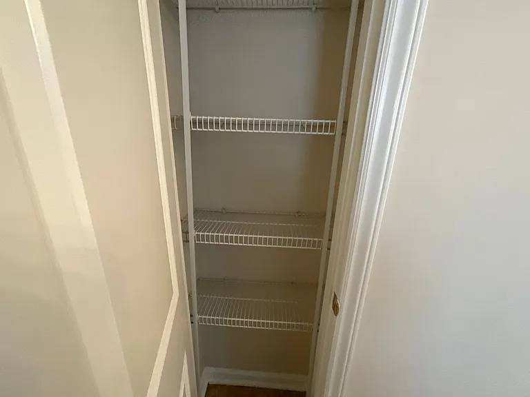 Meridian Park Apartments — Photo 129