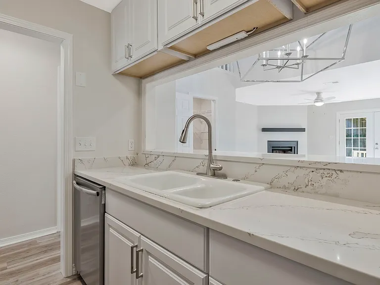 4221 Brookside Dr — Photo 5