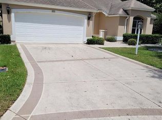 1111 Monterey Ln, Lady Lake, FL 32159