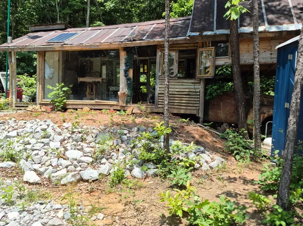 500 Cooper Hollow Rd, Tellico Plains, TN 37385