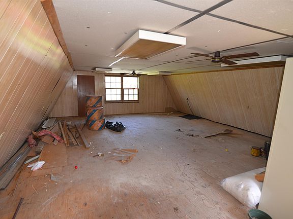 3rd image of 504 Cornet Dr