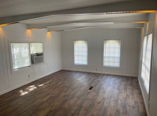 800Wood (Caney Cabins), Caney, KS 67333