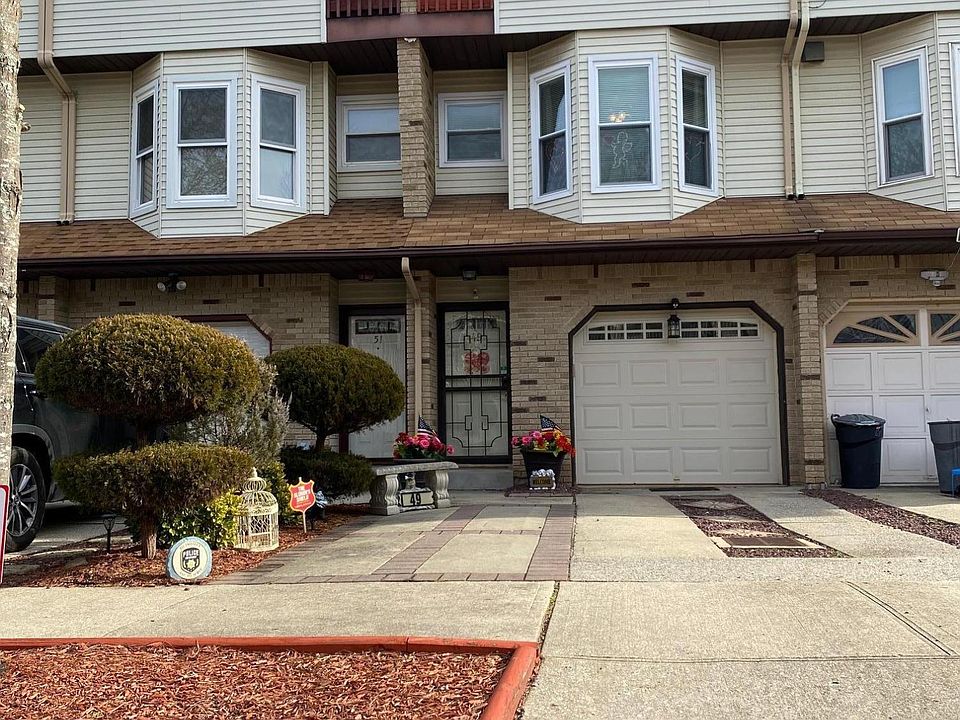 1st image of 49 Pemberton Ave