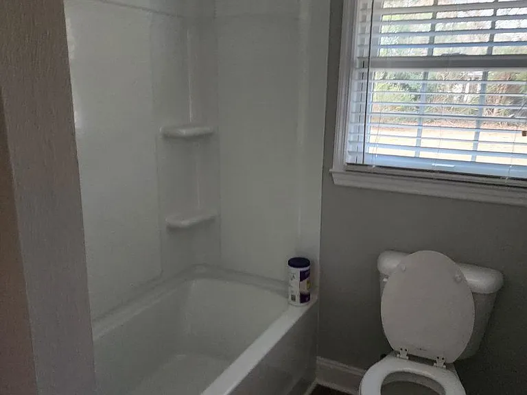 1303 Middle Rd — Photo 13