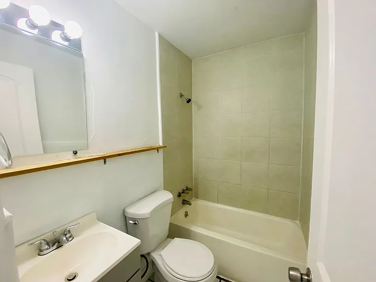 1341 W Point Dr #7 — Photo 15