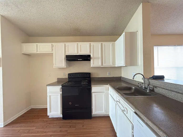 15743 Ridgegate Rd — Photo 5