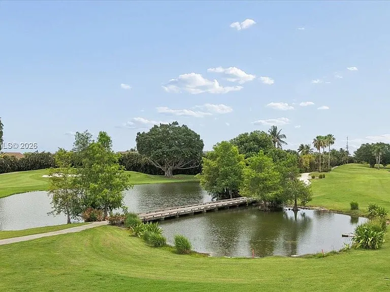 800 S Hollybrook Dr #205 — Photo 21