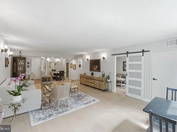 7661 Provincial Dr APT 209, McLean, VA 22102
