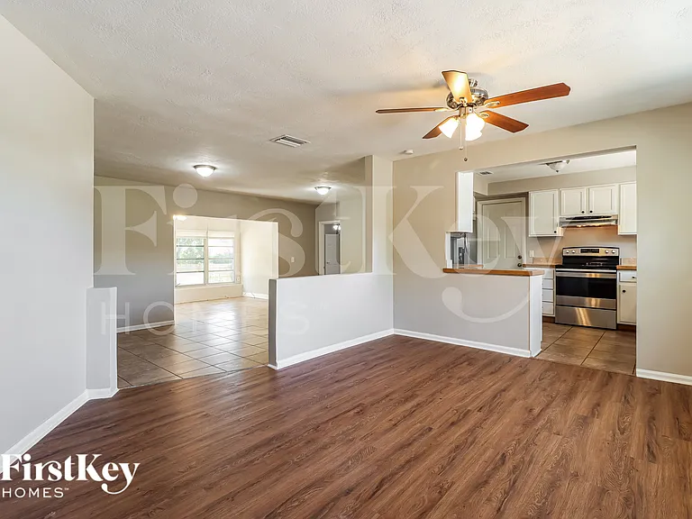 14300 Iroquois Ave — Photo 5