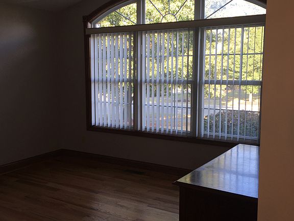 4th image of 7099 Walnut Creek Dr