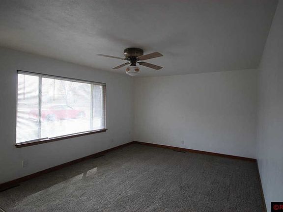5th image of 118 Todd St