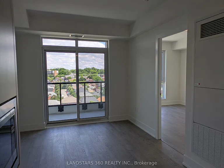 858 Dupont St #816 — Photo 7