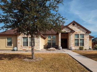 411 Far Hills Dr, Del Rio, TX 78840