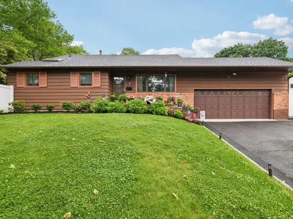 422 Old Bridge Road, Northport, NY 11768