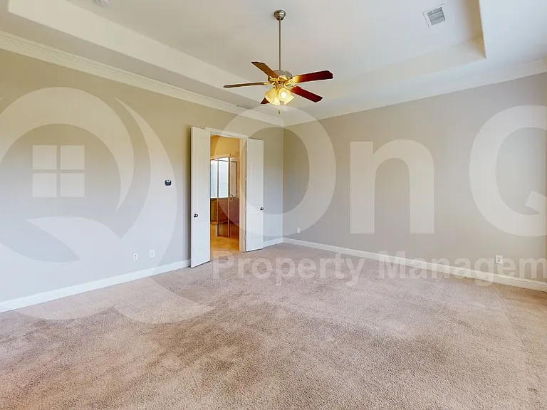 901 Colby Dr — Photo 20