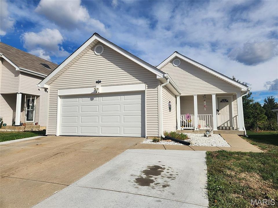 1st image of 184 Autumn Oaks Dr