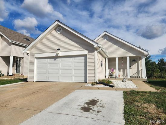 184 Autumn Oaks Dr, Troy, MO 63379