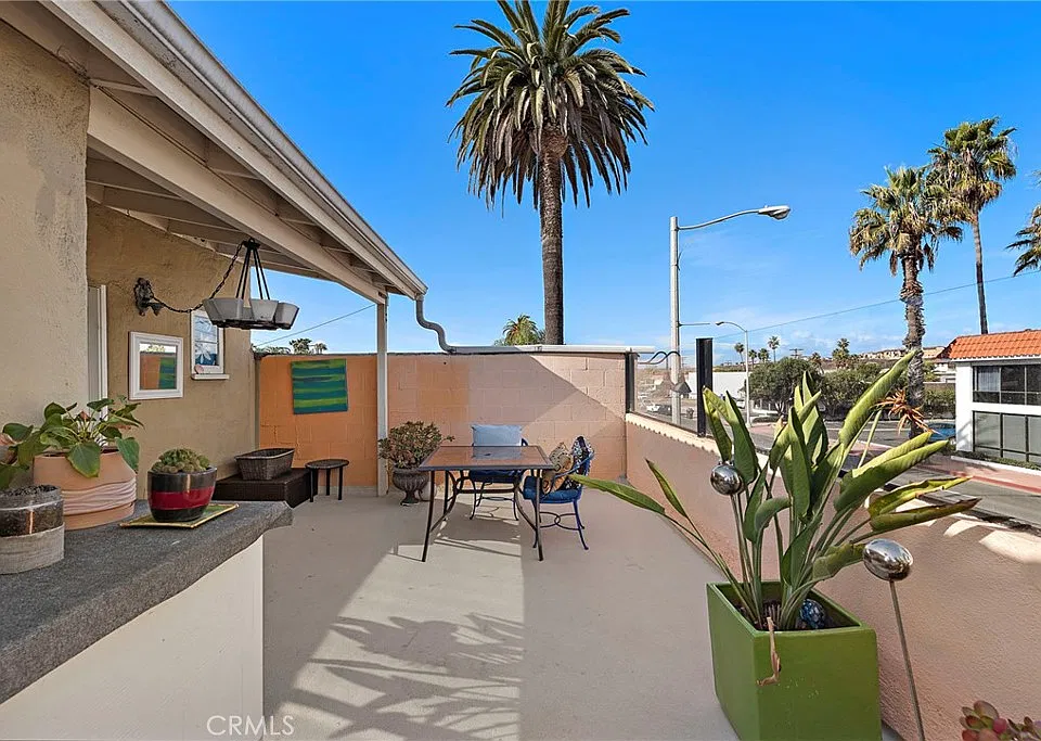 1604 N El Camino Real #B