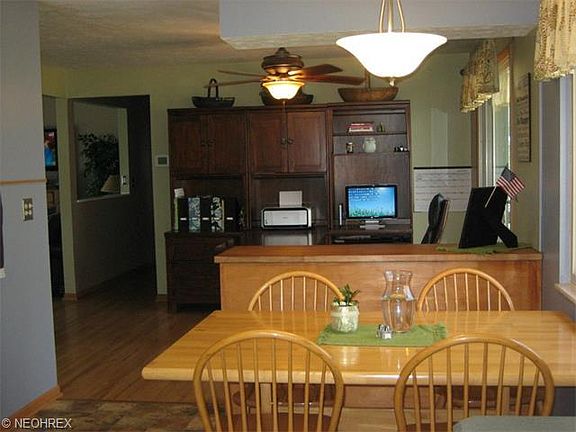 5th image of 26944 Elizabeth Ln