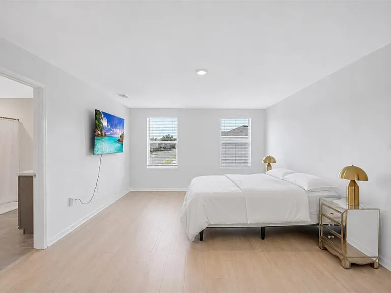 7601 Rosewood Garden Loop — Photo 28