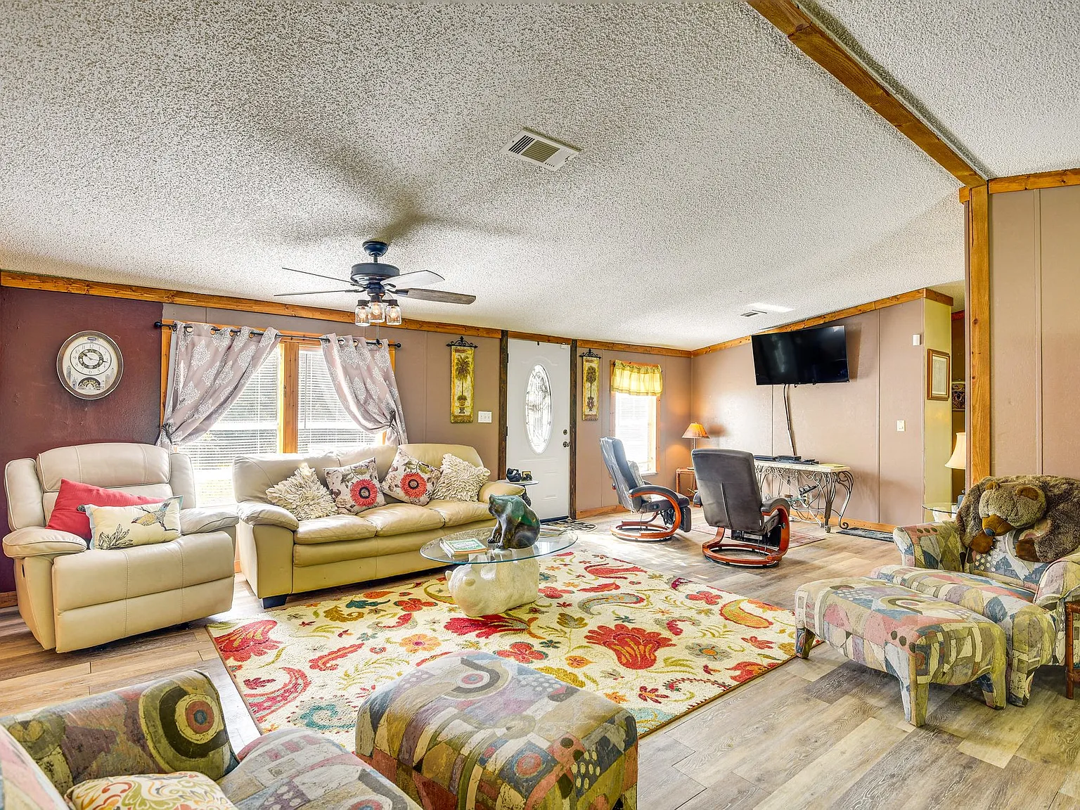 4 bed, 1728 sqft, $3,000 — Photo 1