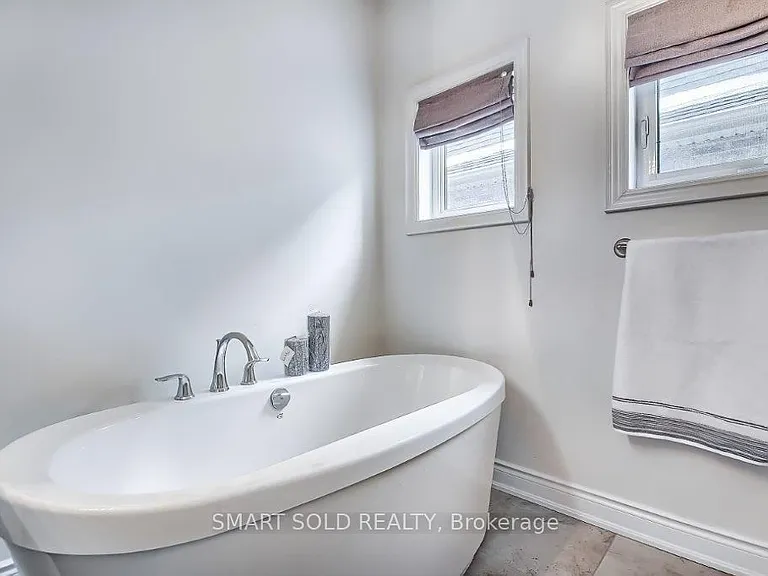 7 Barletta Dr — Photo 15
