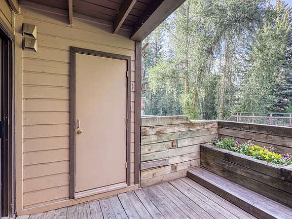 3rd image of 1061 W Beaver Creek Blvd #1