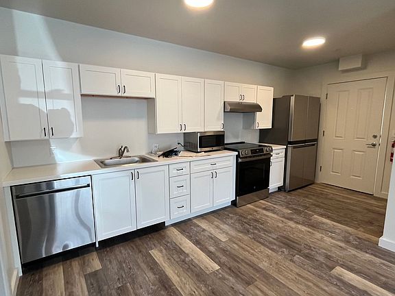 2nd image of 34 South St #4