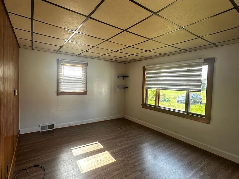 393 Jackson St — Photo 2