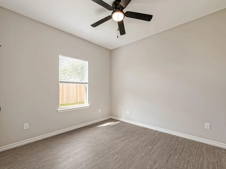 700 Tower Mill Ct #700 — Photo 14