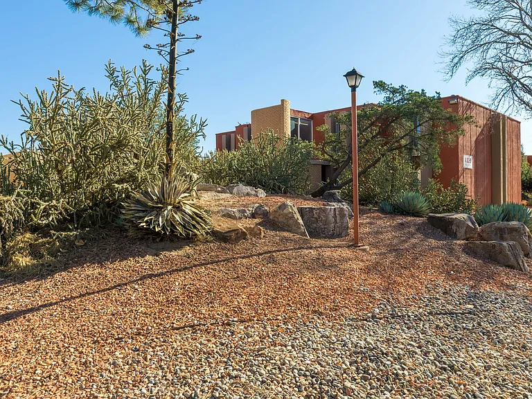 Desert Creek Apartments — Photo 18