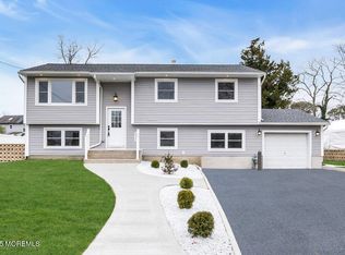 107 Oak Hill Drive, Toms River, NJ 08753