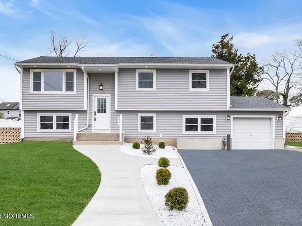 107 Oak Hill Drive, Toms River, NJ 08753
