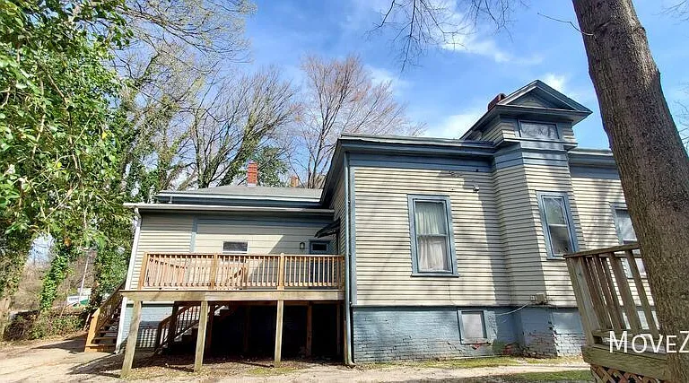 209 E Peace St #C — Photo 3
