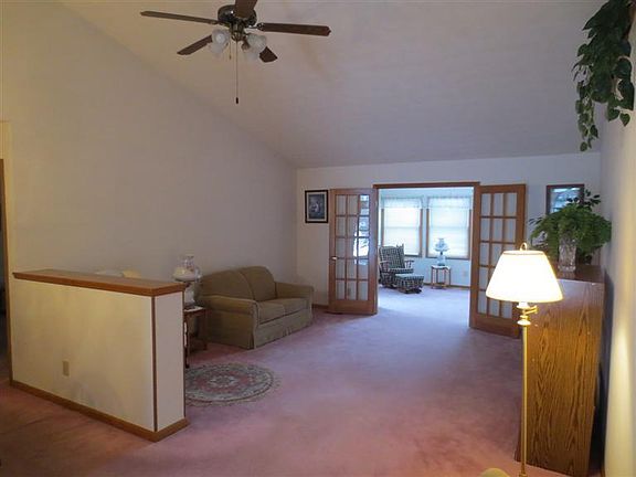 5th image of 4433 Woodbank Dr