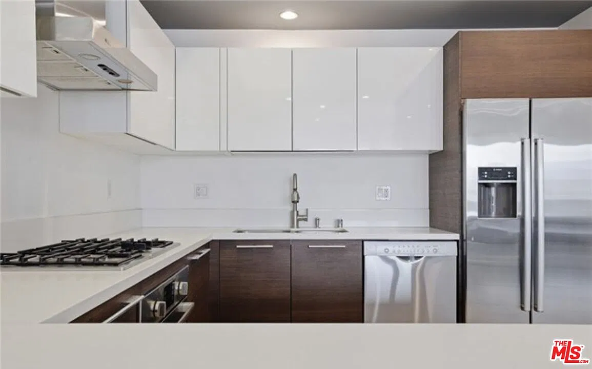 118 S Kenwood St — Photo 4