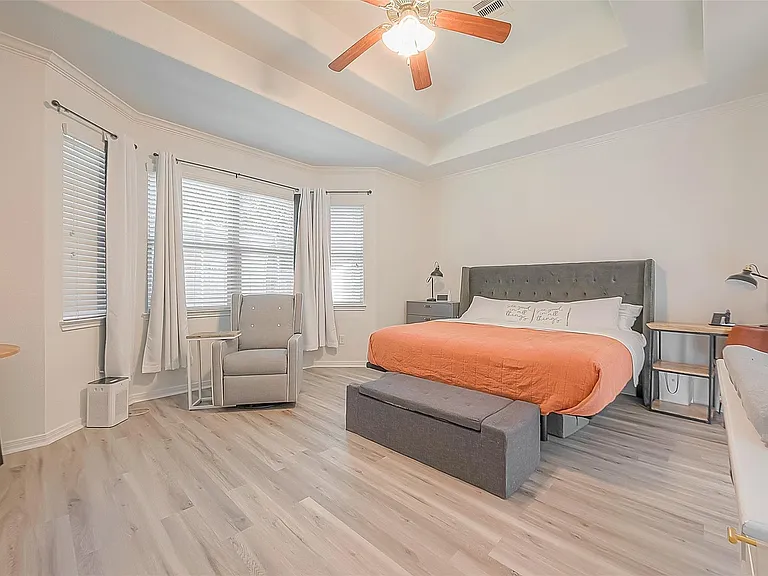 8722 Adrienne Dr — Photo 22