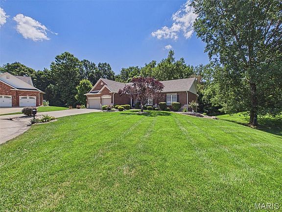 4th image of 281 Fountain Dr